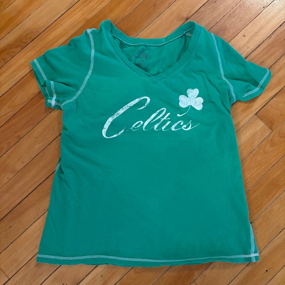 Luxe Athletics Boston Celtics Rajon Rondo 9 Green‎ V-Neck T-Shirt Womens XL